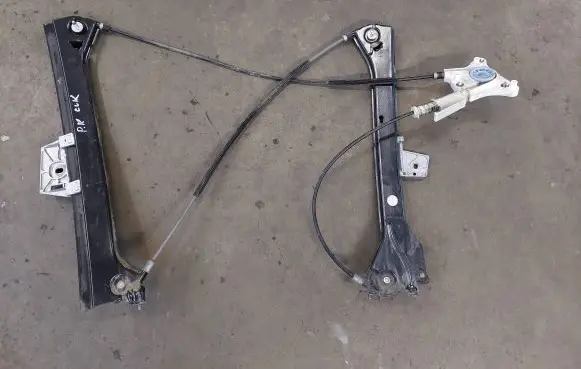 Mercedes-Benz CLK A209 C209 Front door electric window regulator 