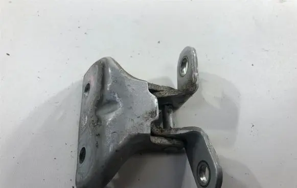 Hyundai i40 Rear door lower hinge