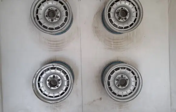 Mercedes-Benz 280 560 W126 R14 alloy rim 1264002102