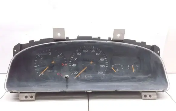 Mazda MPV Speedometer (instrument cluster) LCI5A PLL53