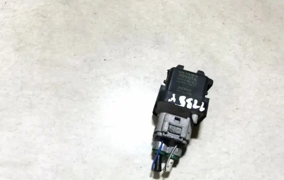 Toyota RAV 4 (XA30) Glow plug pre-heat relay 2861067010 28610-67010