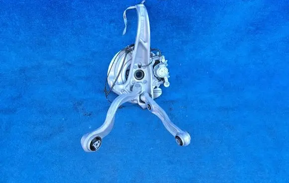BMW 5 G60 G61 Front wheel hub spindle knuckle 31216898330 6898330