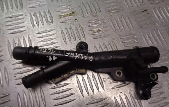 Nissan Qashqai Engine coolant pipe/hose