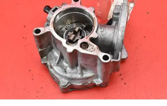 Audi A4 S4 B8 8K Vacuum pump 1131124