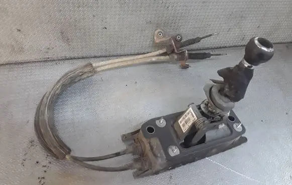 Volkswagen PASSAT B6 Gear shifter/selector 3C0711049N