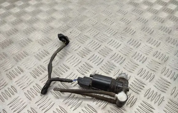 Ford B-MAX Windscreen/windshield washer pump 8A6117K624AA