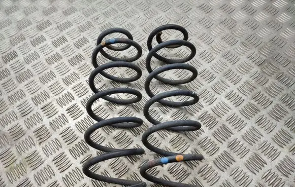 Peugeot 2008 I Rear coil spring