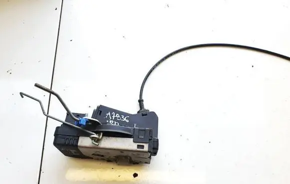 Renault Trafic II (X83) Front door lock 8200008261 91166229