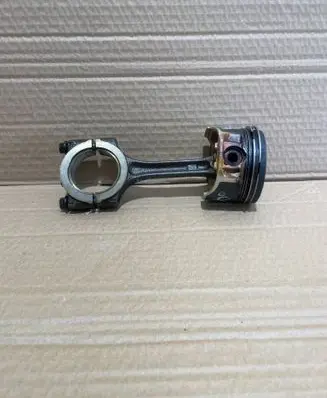 Renault Clio III Piston with connecting rod 69L34