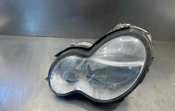 Mercedes-Benz C W203 Headlight/headlamp A2038200161 0301166201