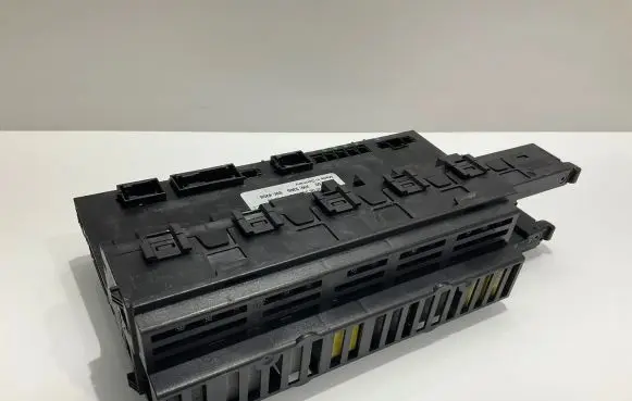 Mercedes-Benz E W211 SAM control unit 2115456901 5DK00804766 05535015271402