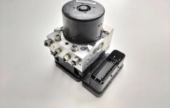 Ford Focus ABS Pump BV612C405AL