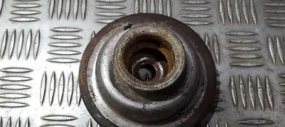 Coil spring mount
