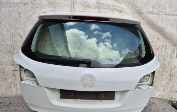 Opel Astra J Tailgate/trunk/boot lid