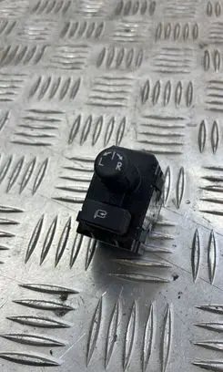 Wing mirror switch