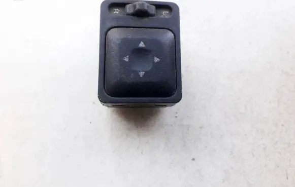 Wing mirror switch