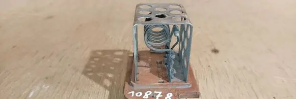 Peugeot 607 Coolant fan relay 9641212680