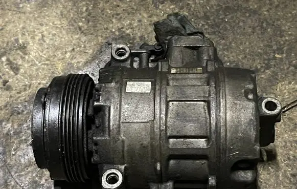 BMW X3 E83 Air conditioning (A/C) compressor (pump) 6915388