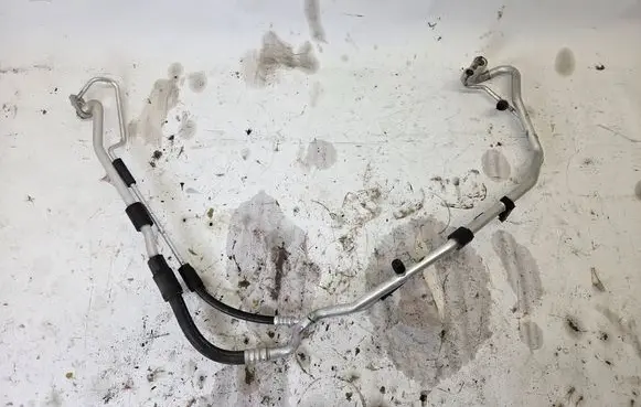 Air conditioning (A/C) pipe/hose