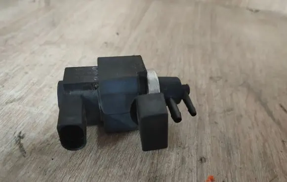 Audi A4 S4 B7 8E 8H Turbo solenoid valve