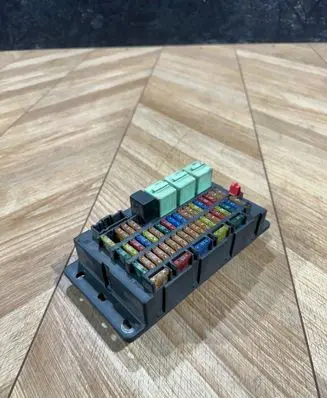 Mini One - Cooper R50 - 53 Fuse module 518030317 A2052120302 182052120302