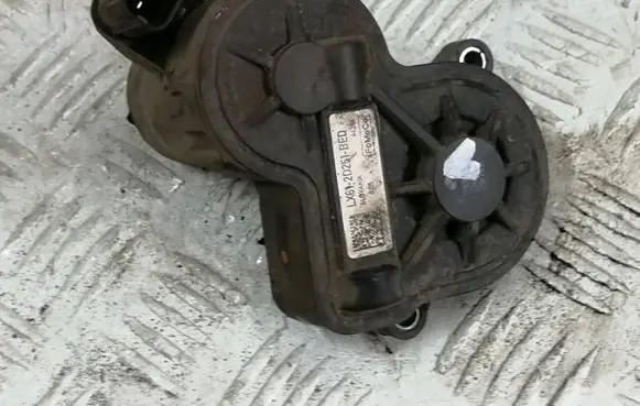 Ford Focus Rear brake caliper LX612D251BED 0155 A426X