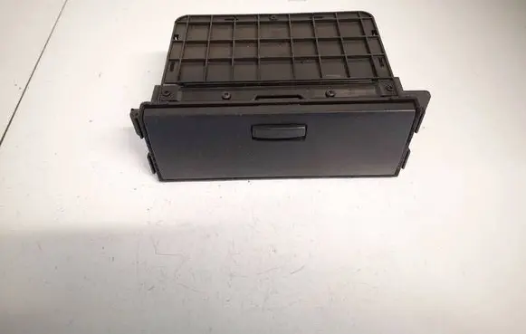 Glove box