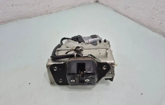 Dodge Grand Caravan Tailgate/trunk/boot lock/catch/latch A81613106U