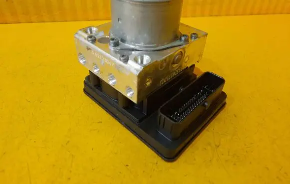 Mercedes-Benz E AMG W213 ABS Pump A2139008835