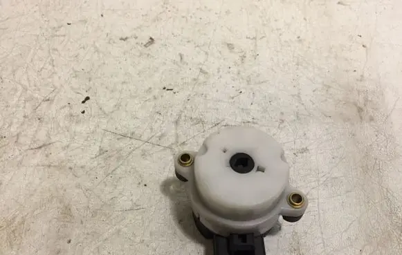Volvo XC90 Ignition lock contact 8645228