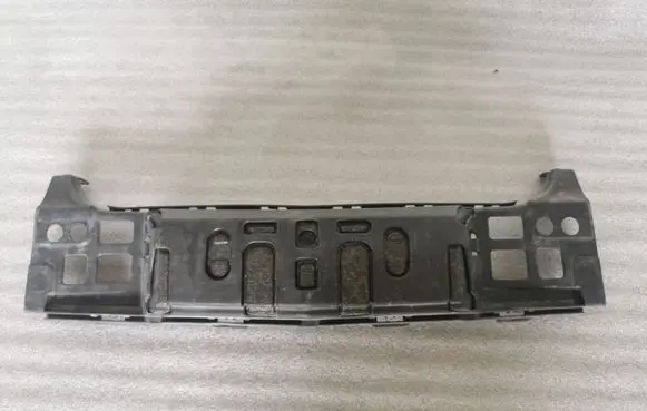 Mercedes-Benz E W212 Front bumper mounting bracket A2118851337