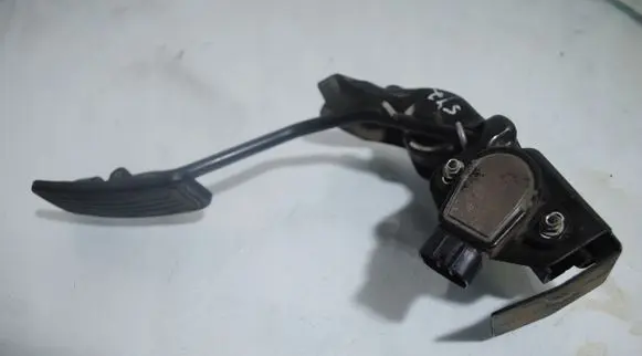 Toyota Corolla Verso AR10 Accelerator throttle pedal 7811135030