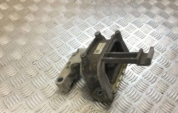 Volkswagen Golf VII Engine mount bracket 5Q0199262DF