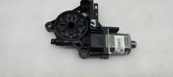 Volkswagen PASSAT B6 Front door window regulator motor 3C0959702