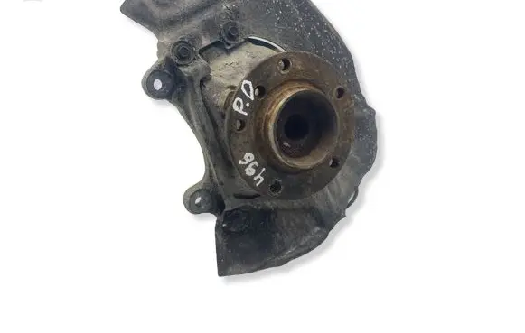 BMW 5 E60 E61 Front wheel hub spindle knuckle 6760954R