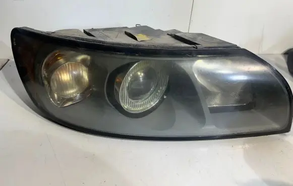 Volvo V50 Headlight/headlamp 30698886 0301198204