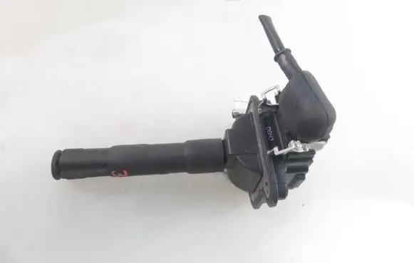 Volkswagen PASSAT B5 High voltage ignition coil 0040100013 058905105
