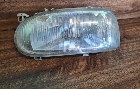Volkswagen Golf III Headlight/headlamp 0301034103