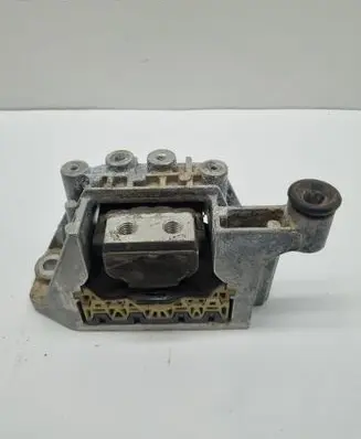 Chrysler Pacifica Gearbox mount P68237966AF 68237966AF 68237966