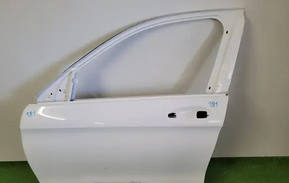 Mercedes-Benz GLC X253 C253 Front door A2537220310