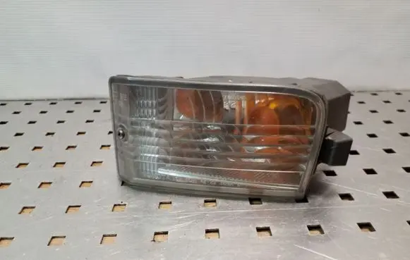 Toyota RAV 4 (XA20) Front indicator light