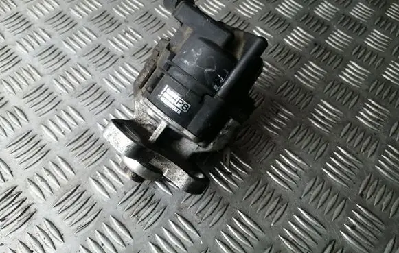 Mazda 323 Spark distributor T2T58471 B3M5