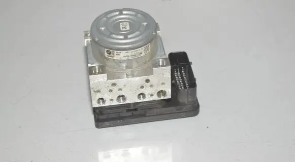 BMW 3 F30 F35 F31 ABS Pump 6858953 6897117 34516897117