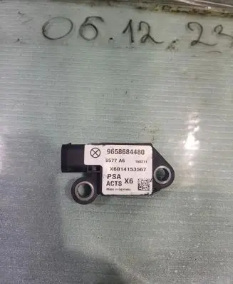 Peugeot RCZ Airbag deployment crash/impact sensor 9658684480