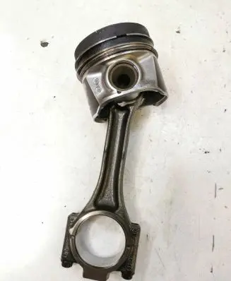 Volkswagen Golf VII Piston with connecting rod CLH