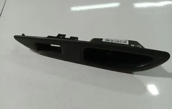 Nissan Primera Front door window switch trim 82960AV760