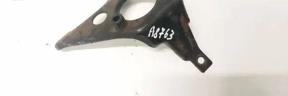 Ford Focus Engine mounting bracket