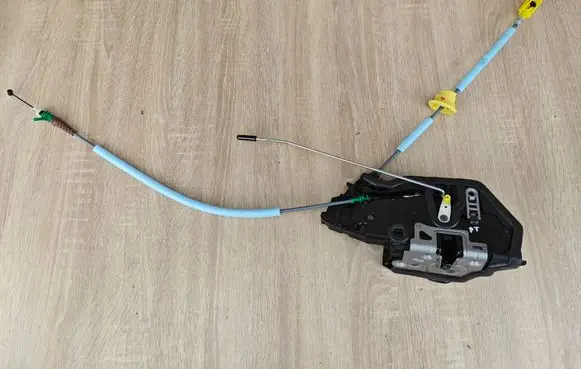 BMW 4 G22 G23 G24 G26 Rear door lock 7445046