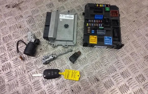 Opel Corsa F Engine ECU kit and lock set 9846386780