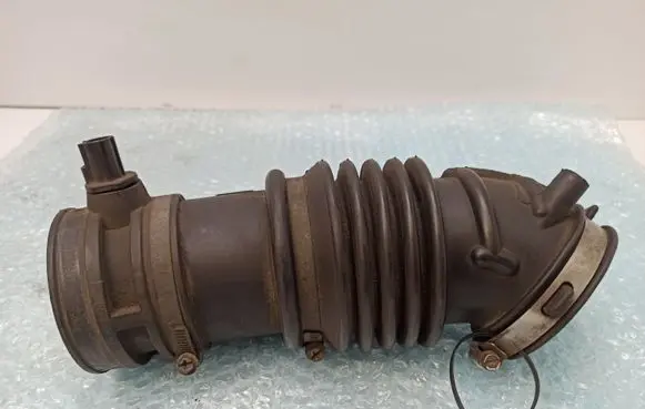 Ford Mustang IV Air intake hose/pipe 2407177